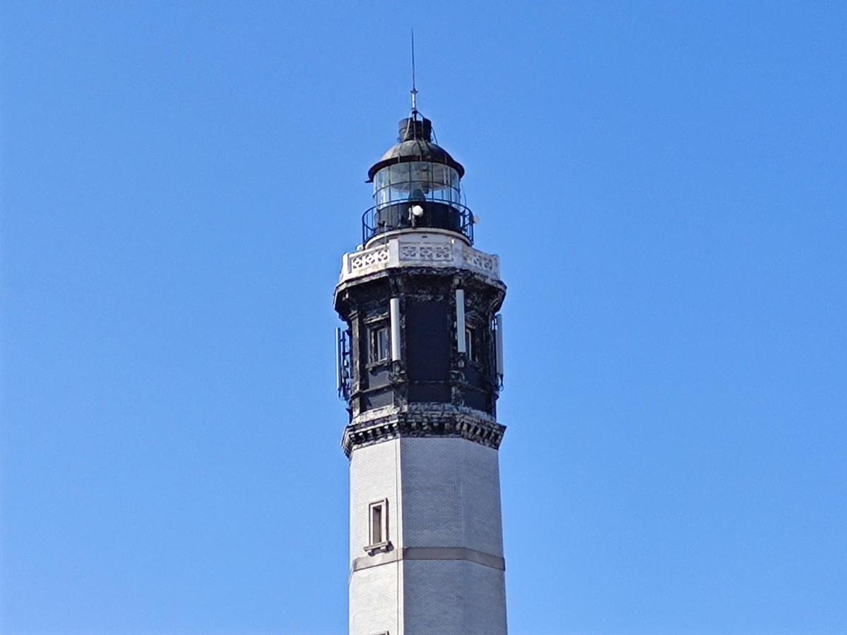 Les Lumieres Du Phare Apartment Calais Exterior photo